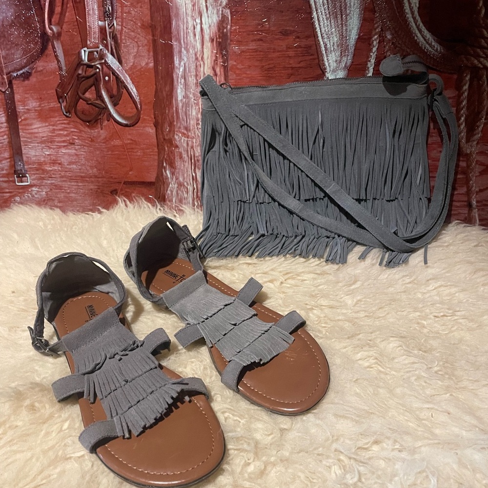 Minnetonka suede fringe sandals